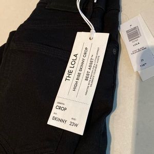 Denim Forum black skinny crop NWT